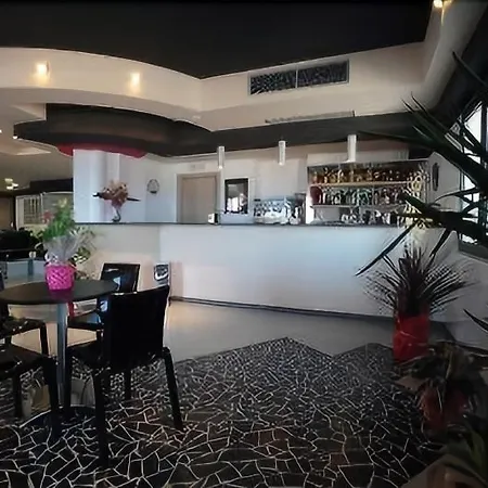 Tus'hotel Кастель-ди-Туса