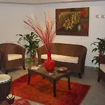 Tus'hotel فندق