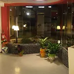 فندق Tus'hotel