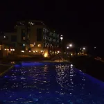 فندق Tus'hotel