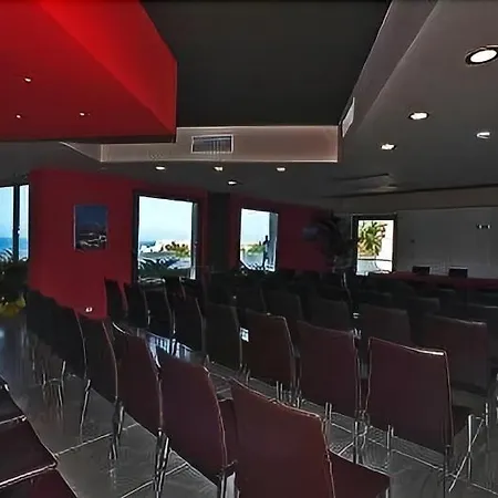 Tus'Hotel Hotel