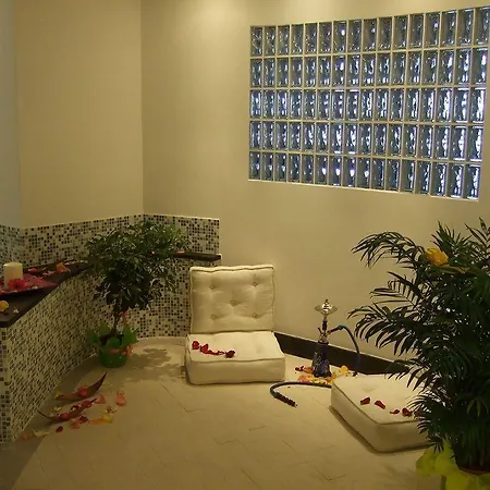 Tus'hotel