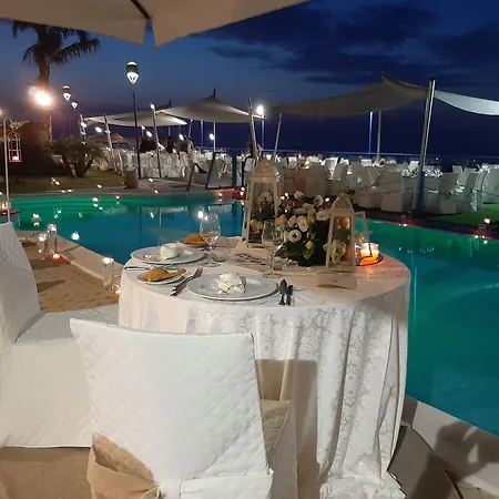 Tus'hotel