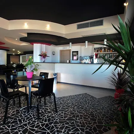 Tus'Hotel
