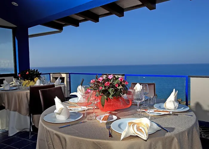 Otel Tus'hotel Castel di Tusa